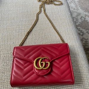 Gucci Calfskin Matelasse GG Marmont Chain Wallet Red